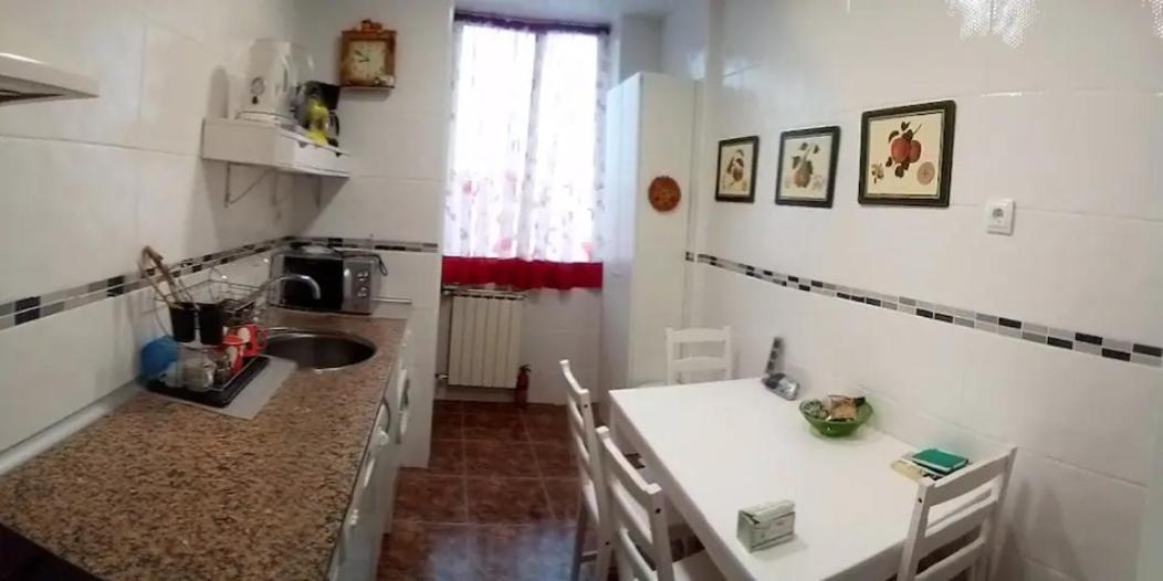 Las Golondrinas Habitacion En Piso Centrico Para Una O Dos Personas Zaragoza Buitenkant foto